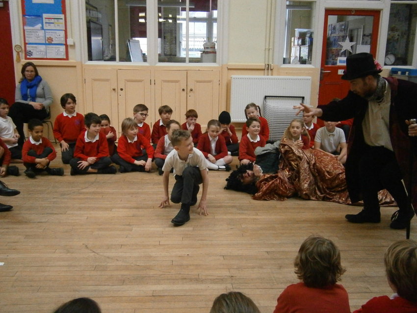Image of Hamlet performance wows children